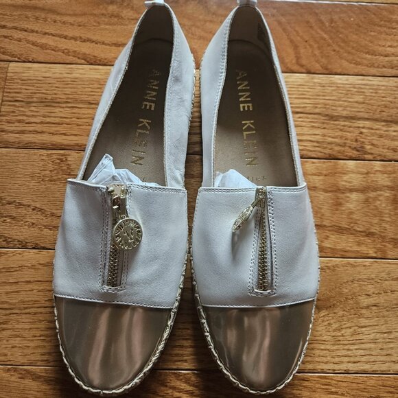 Anne Klein Women’s Akzetta White Sneaker Size 8.5M - Picture 1 of 7